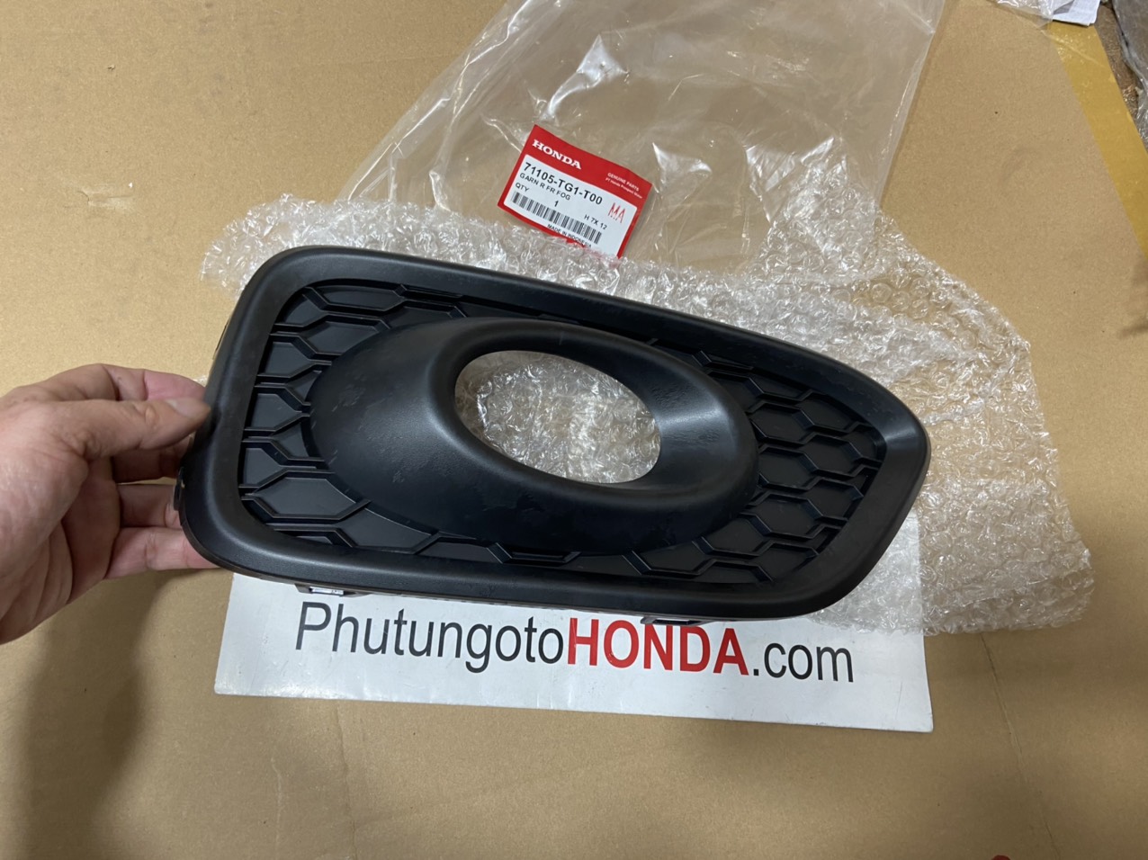 Ốp đèn sương mù xe Honda BRIO